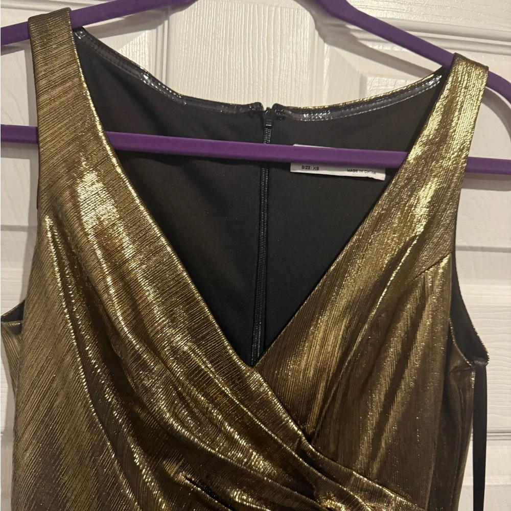 Mac Duggal Metallic Jersey Fabric Ruched Detail Front Split V‎ Neck Gown Size XS
